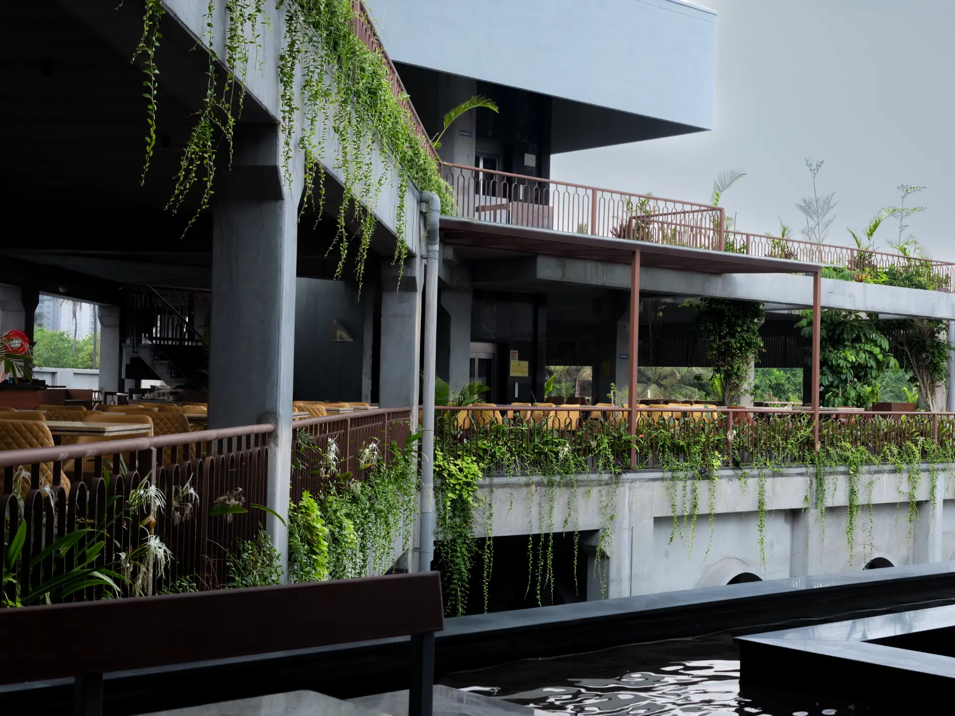 Terrace seating under the planted edge